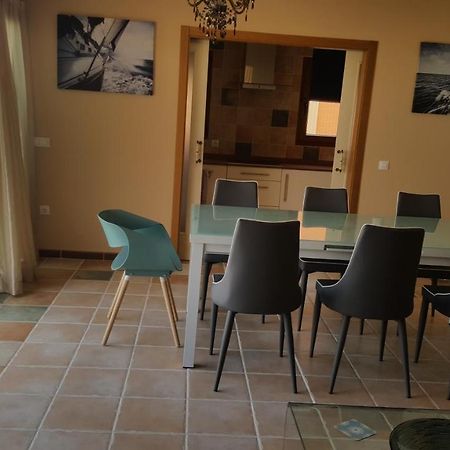 Beautiful, Spacious Villa, Heated Pool, Sleeps Eight, With Quality Furnishings Caleta De Fuste Exterior photo