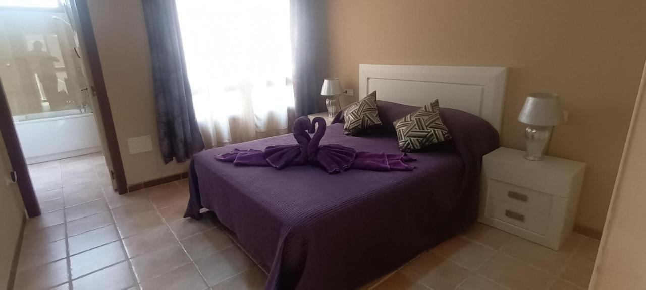 Beautiful, Spacious Villa, Heated Pool, Sleeps Eight, With Quality Furnishings Caleta De Fuste Exterior photo