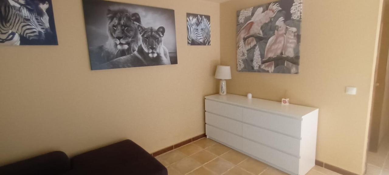 Beautiful, Spacious Villa, Heated Pool, Sleeps Eight, With Quality Furnishings Caleta De Fuste Exterior photo
