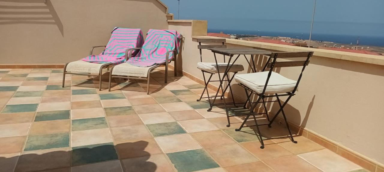 Beautiful, Spacious Villa, Heated Pool, Sleeps Eight, With Quality Furnishings Caleta De Fuste Exterior photo